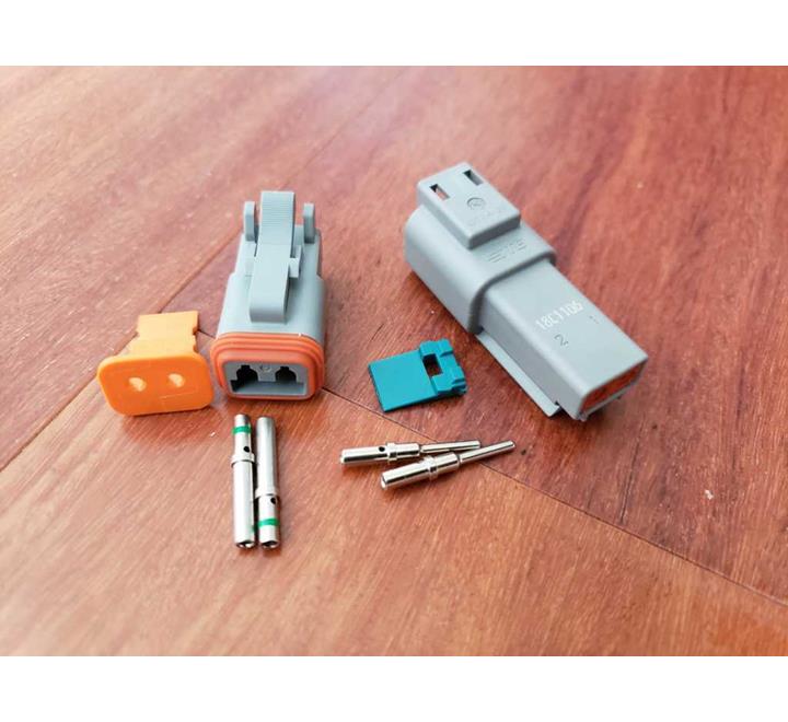 KIT CONECTOR DEUTSCH HEMBRA 2 PINES PARA CONEXIÓN DE FAROS